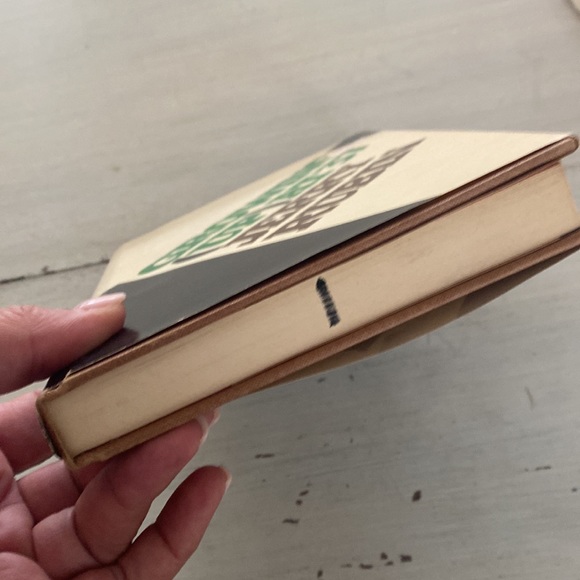 Growing Up at 37 by Jerry Rubin 1976 Hardcover Book - Picture 12 of 14